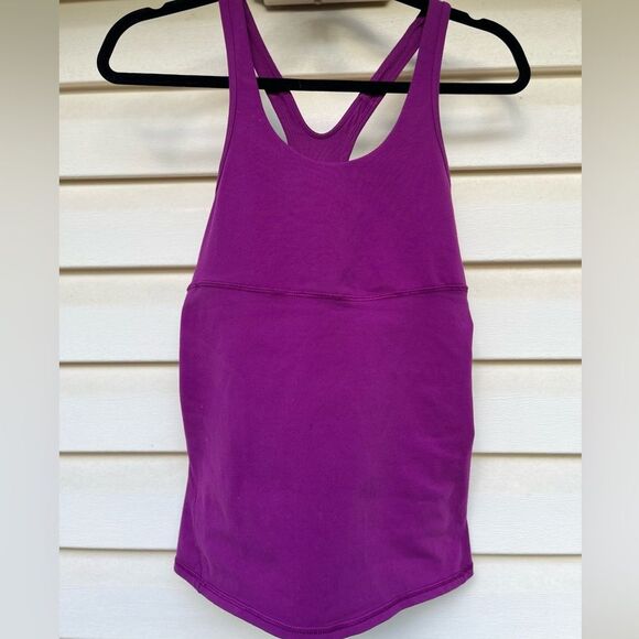 Lululemon purple w/black mesh insert in the back workout top, great condition,M - Picture 1 of 6